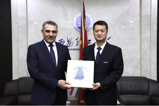 塔吉克技术大学副校长一行来访BEAT365